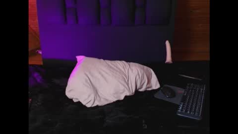 thiago_n_sam online show from October 2025 06:50:01 PM