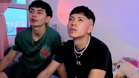 Snapshot of thiago_n_sam chatting on April 2026 09:01:01 PM thiago_n_sam online show from April 2026 09:01:01 PM