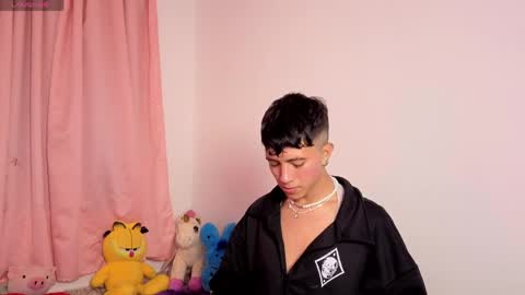 Snapshot of thiago_n_sam chatting on April 2026 06:13:01 AM thiago_n_sam online show from April 2026 06:13:01 AM