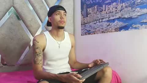 Snapshot of thiago_preston chatting on May 2026 07:26:02 PM Thiago online show from May 2026 07:26:02 PM