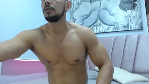 Snapshot of thiago_summers chatting on January 2025 06:01:02 PM Thiago Summers online show from January 2025 06:01:02 PM