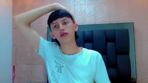 thiago_twink38 online show from November 2025 11:48:02 PM