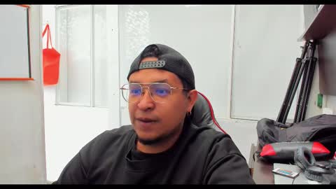 Snapshot of thiagofatwood chatting on November 2025 03:06:02 PM thiagofatwood online show from November 2025 03:06:02 PM