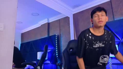 Snapshot of thiagoferrer_ chatting on June 2026 04:14:02 AM T H I A G O online show from June 2026 04:14:02 AM