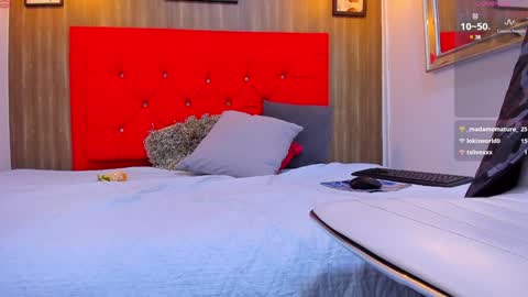 Thia Gomez online show from January 2025 03:35:02 PM