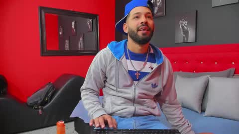 Thia Gomez online show from February 2025 12:24:01 PM