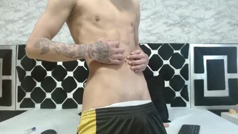 Thiago   online show from February 2025 06:23:02 PM