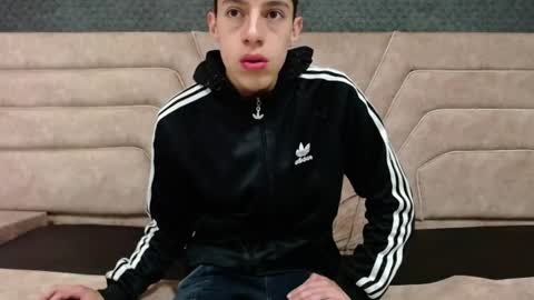 Thiago   online show from June 2026 01:01:01 PM