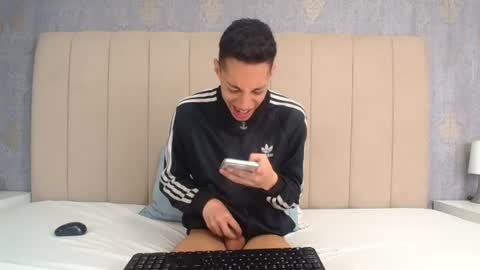Thiago   online show from June 2026 01:10:01 PM