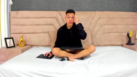 Thiago   online show from July 2026 03:35:02 AM