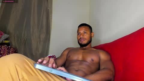 Snapshot of thiagosantos_ chatting on October 2025 11:52:02 PM Thiago Instagram online show from October 2025 11:52:02 PM