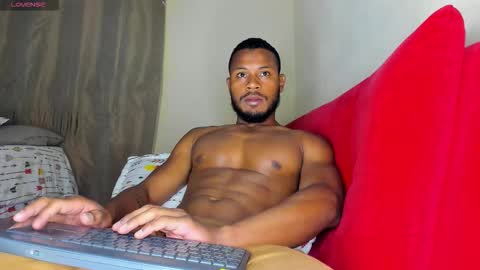 Snapshot of thiagosantos_ chatting on November 2025 12:01:02 AM Thiago Instagram online show from November 2025 12:01:02 AM