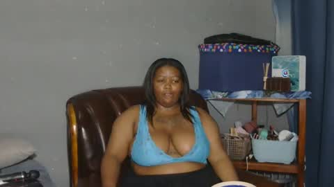 Snapshot of thickcaramel_p chatting on January 2025 06:32:02 PM phindy online show from January 2025 06:32:02 PM