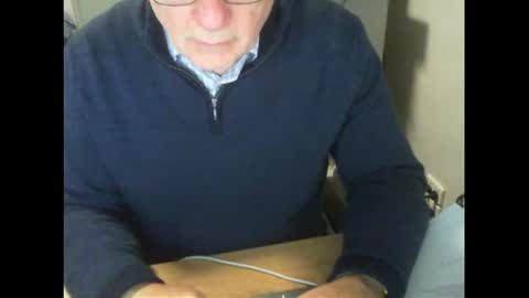 Snapshot of thickmelnik chatting on August 2026 02:30:02 PM James online show from August 2026 02:30:02 PM