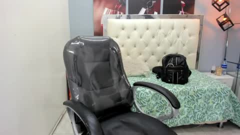 Snapshot of thiiago_collins chatting on May 2026 10:44:02 PM THIAGO COLLINS online show from May 2026 10:44:02 PM