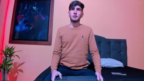 Snapshot of thiiago_tay chatting on December 2024 01:11:01 PM Thiiago online show from December 2024 01:11:01 PM