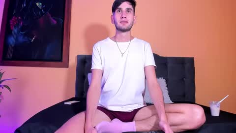 Snapshot of thiiago_tay chatting on December 2024 09:23:02 PM Thiiago online show from December 2024 09:23:02 PM