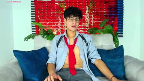 Thiago Saenzz online show from February 2026 03:30:01 PM