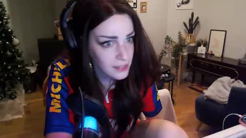 Snapshot of thirstypickle chatting on January 2025 11:56:01 PM Sarra Rhies online show from January 2025 11:56:01 PM