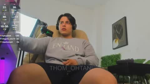 Snapshot of thom_ohtani chatting on June 2026 02:36:01 AM thom_ohtani online show from June 2026 02:36:01 AM