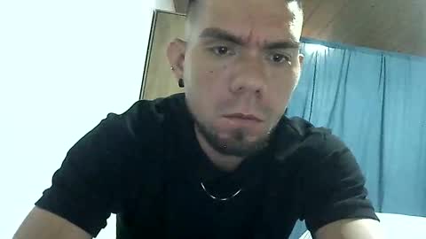 Snapshot of thomas2wood chatting on April 2026 01:38:01 AM Thomas2Wood online show from April 2026 01:38:01 AM