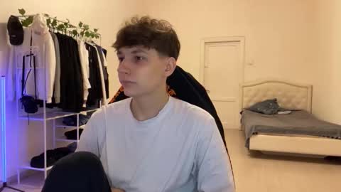 Thomas Hill online show from November 2025 08:23:02 PM