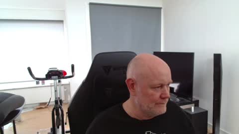 Snapshot of thomas806035 chatting on July 2026 10:14:01 AM thomas806035 online show from July 2026 10:14:01 AM