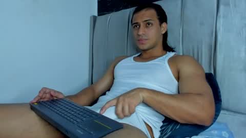 Snapshot of thomas__wayne chatting on June 2026 11:09:02 AM Thomas online show from June 2026 11:09:02 AM