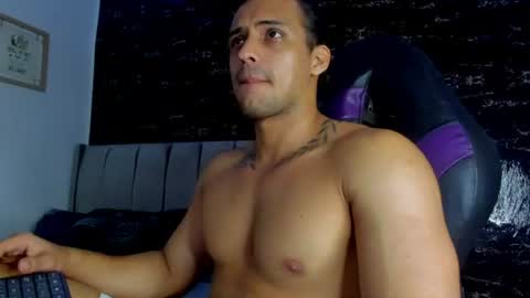 Snapshot of thomas__wayne chatting on July 2026 11:23:02 AM Thomas online show from July 2026 11:23:02 AM