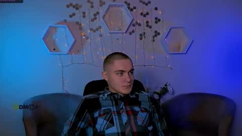 Snapshot of thomas_crow chatting on November 2025 09:52:01 AM thomas_crow online show from November 2025 09:52:01 AM