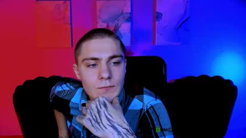 thomas_crow online show from November 2025 09:56:02 AM