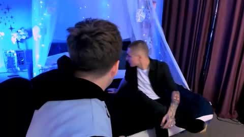 thomas_crow online show from December 2025 11:08:01 AM