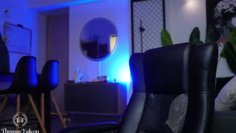 Thomas Falcon online show from January 2025 03:12:02 AM