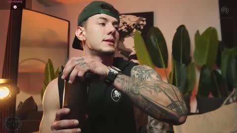 Thomas Falcon online show from January 2026 01:20:01 AM