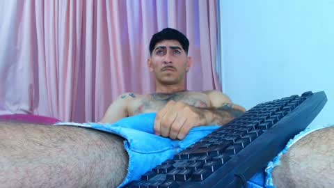 thomas_ks11 online show from January 2025 05:08:01 PM