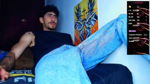 thomas_ks11 online show from November 2025 02:11:02 AM