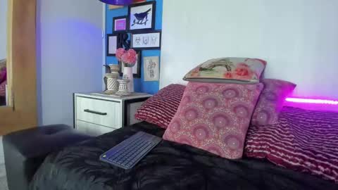 Snapshot of thomas_may4rs chatting on January 2025 08:24:01 AM ---Thomas--- online show from January 2025 08:24:01 AM