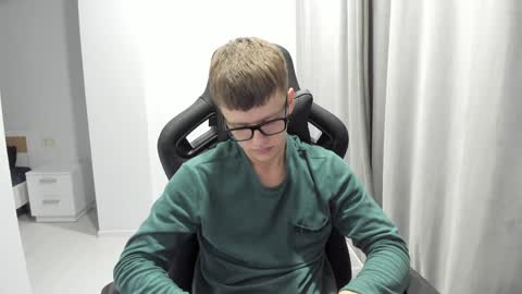 Tomas online show from January 2025 04:19:01 PM