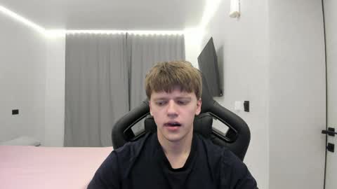 Tomas online show from April 2026 07:19:01 PM