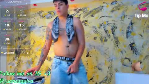 Snapshot of thomas_thundr chatting on May 2026 04:42:01 AM Thomas and Faon online show from May 2026 04:42:01 AM