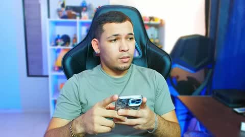 Snapshot of thomascollins__ chatting on October 2025 08:40:01 AM Thomas online show from October 2025 08:40:01 AM