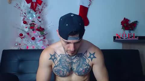 Snapshot of thomashoward31 chatting on December 2025 11:38:02 AM Thomas online show from December 2025 11:38:02 AM