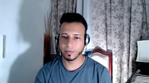 Snapshot of thommerxxx chatting on April 2026 10:43:02 PM Thom online show from April 2026 10:43:02 PM