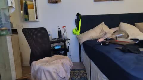 Snapshot of thongmuscle chatting on November 2025 03:17:01 AM ThongMuscle online show from November 2025 03:17:01 AM