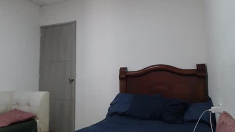 thonyy online show from November 2025 03:45:02 PM