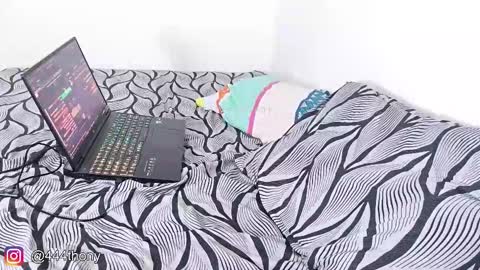 thonyxxx_ online show from January 2026 04:40:02 AM