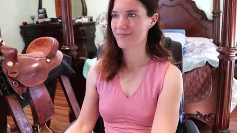 Snapshot of thornbury_rose chatting on March 2025 08:03:02 PM ThornburyRose online show from March 2025 08:03:02 PM