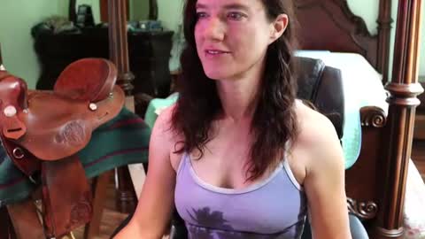 Snapshot of thornbury_rose chatting on June 2026 05:12:02 PM ThornburyRose online show from June 2026 05:12:02 PM