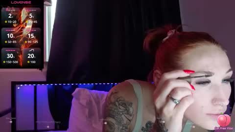 Snapshot of thornsandhoney chatting on June 2026 12:27:01 AM thornsandhoney online show from June 2026 12:27:01 AM