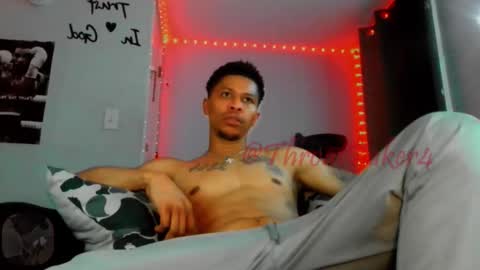 Snapshot of throattaker4l_ chatting on June 2026 04:51:02 AM ThroatTaker4l online show from June 2026 04:51:02 AM